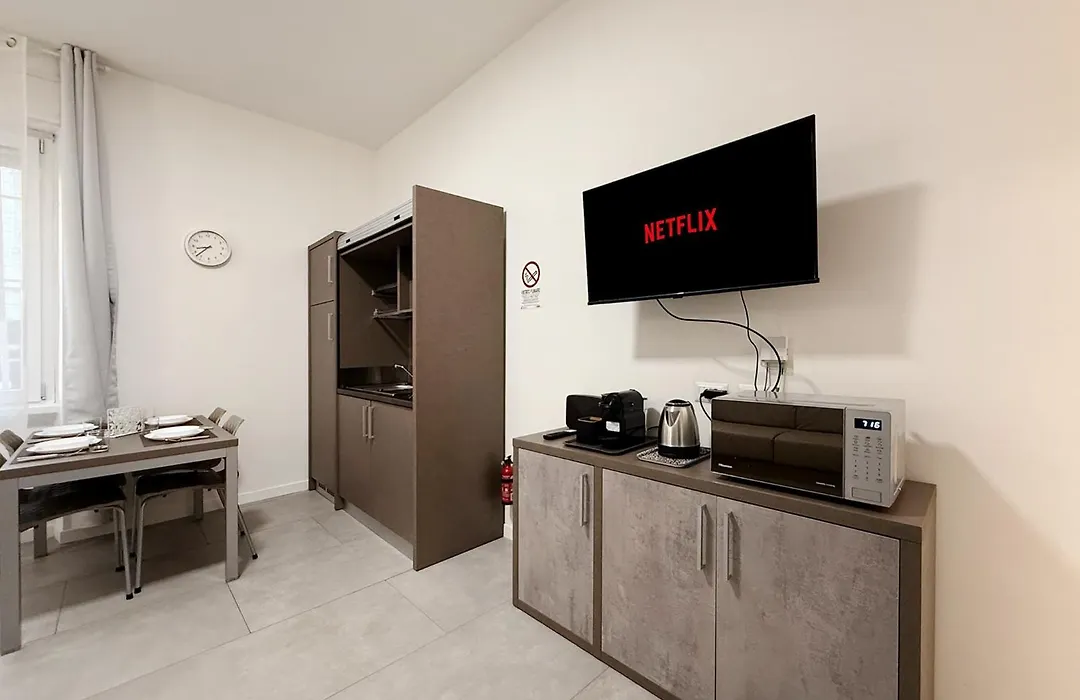 Eleven Suites - Cozy Apartments-1